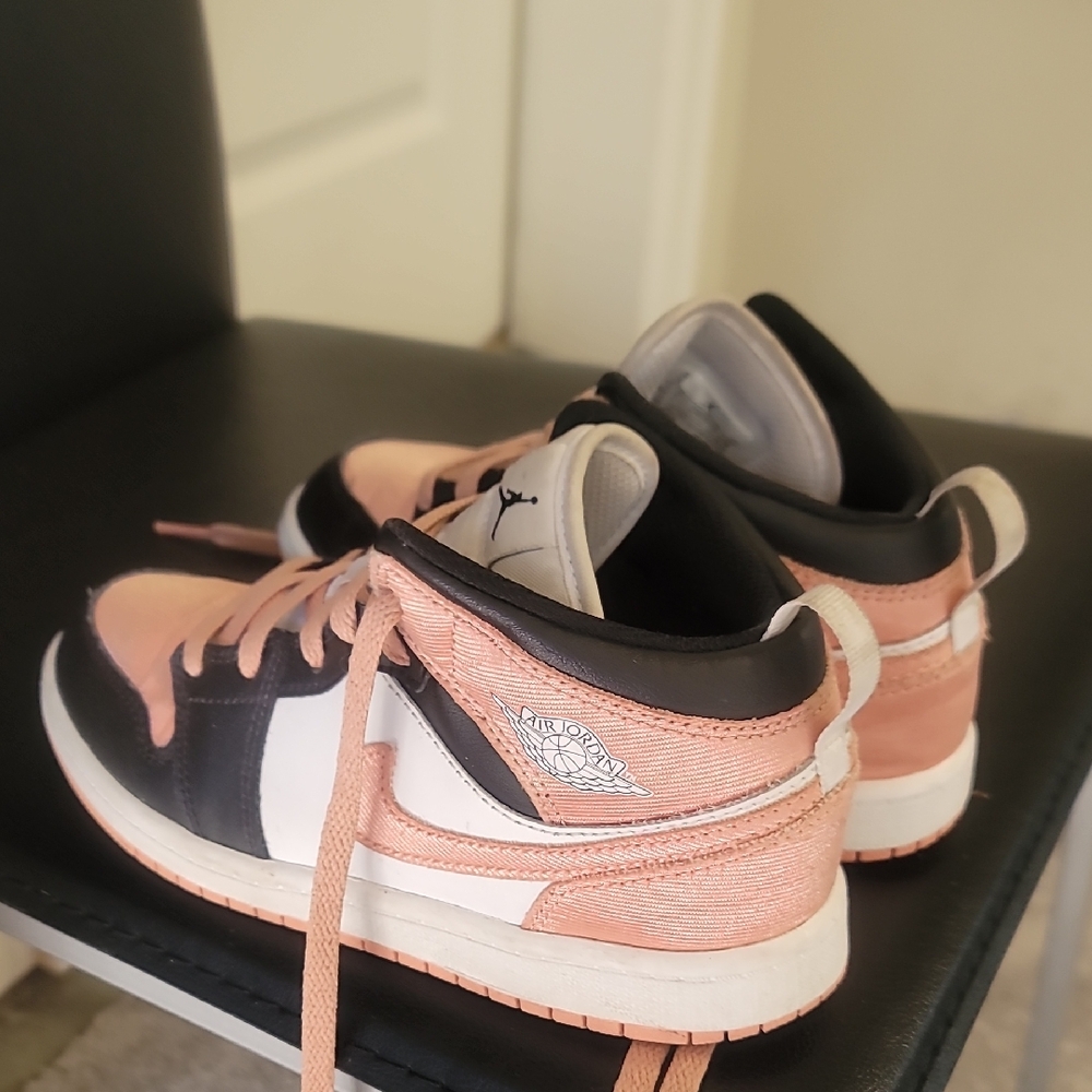 Nike AIR Jordan Kids' Sneakers, size 3Y.- Black and Pink